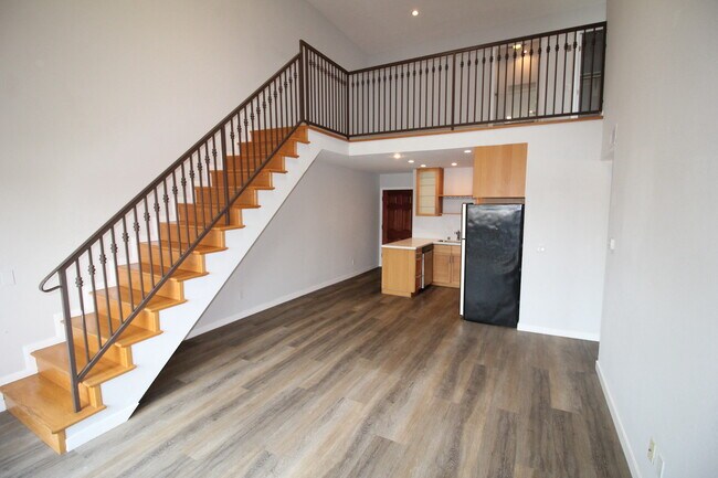 Foto del edificio - 3501 Jasmine Ave