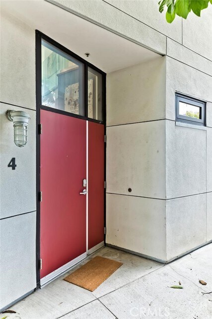 Building Photo - 815 Hampton Dr