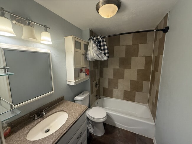 Foto del edificio - 804 E 6th