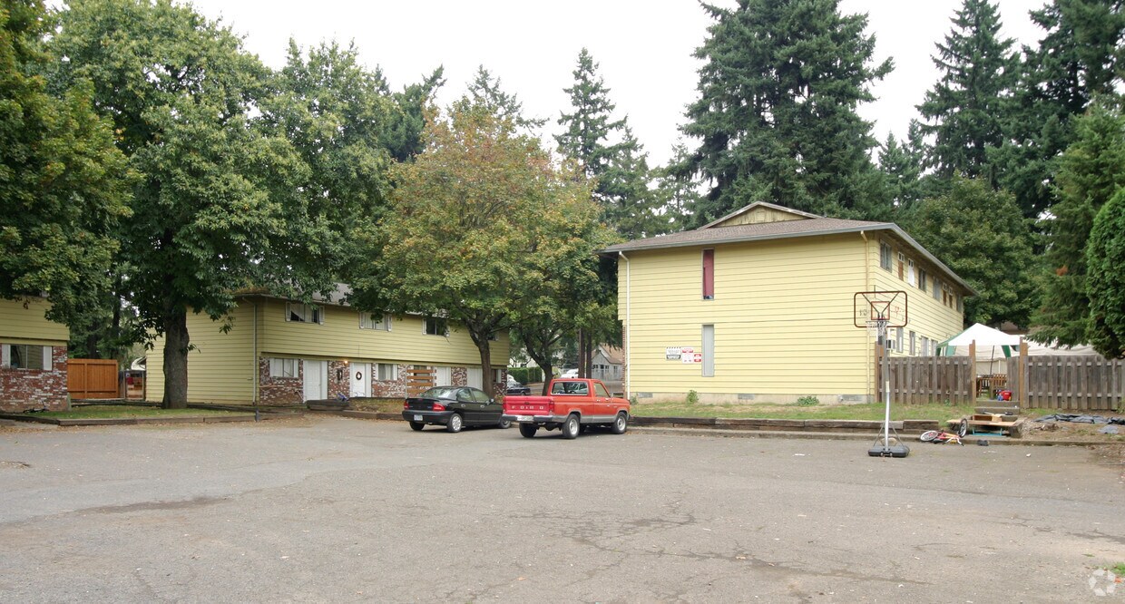 Foto principal - 9770 SE Linwood Ave