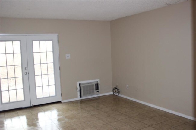 Foto del edificio - 8 Townhouse Cir