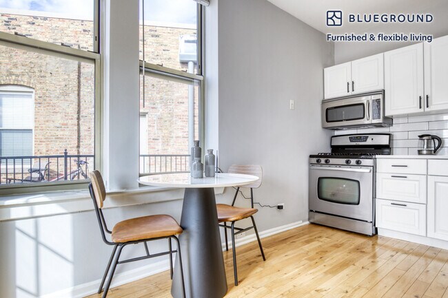 Foto del edificio - 3266 N Clark St