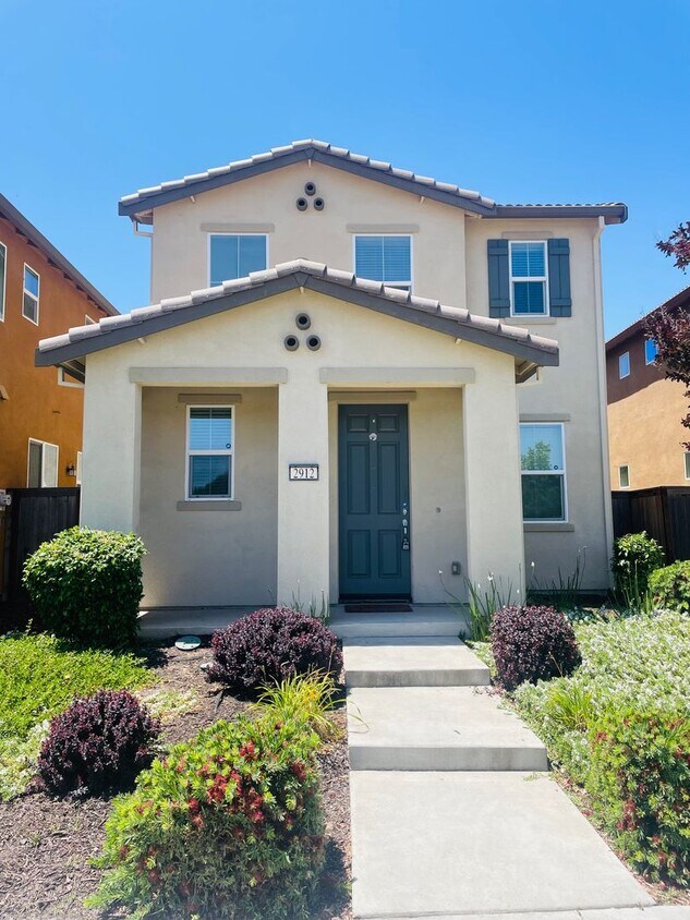 Foto principal - 2912 Portage Way