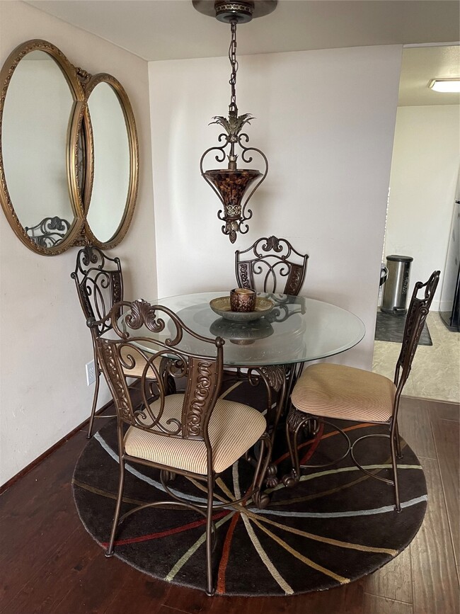 Foto del edificio - 7510 Hornwood Dr