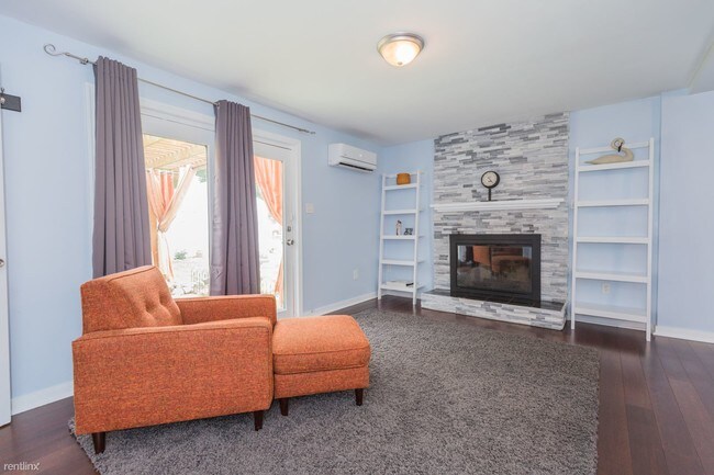 Building Photo - 3 br, 2 bath House - 2712 Tanager Rd