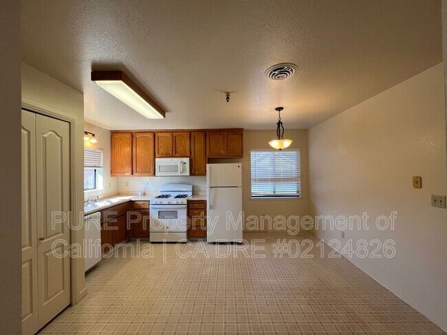 Foto del edificio - 925 S Oak St