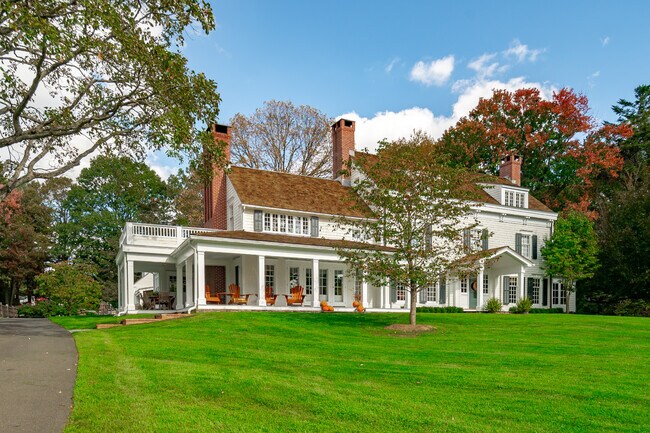 Building Photo - 198 Hemlock Hill Rd