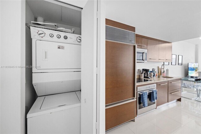 Foto del edificio - 495 Brickell Ave