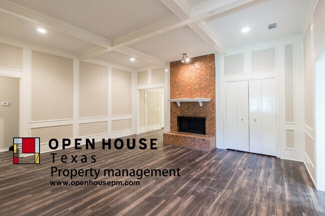 Building Photo - 2036 Liverpool Dr Plano