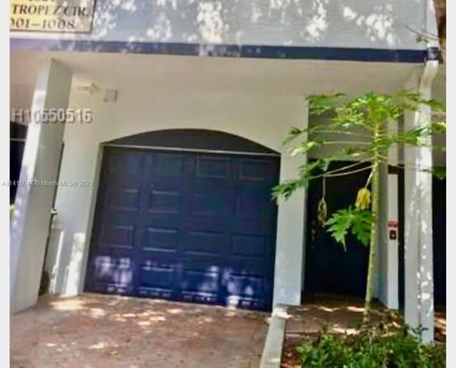 Building Photo - 1321 St Tropez Cir