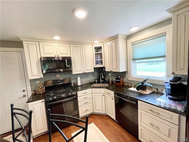 Building Photo - 8423 Bubbling Springs Dr