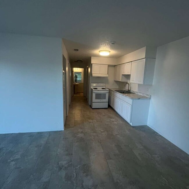Building Photo - 3708 Estelle Ave