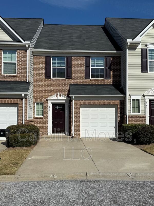 Photo - 405 Christiane Way