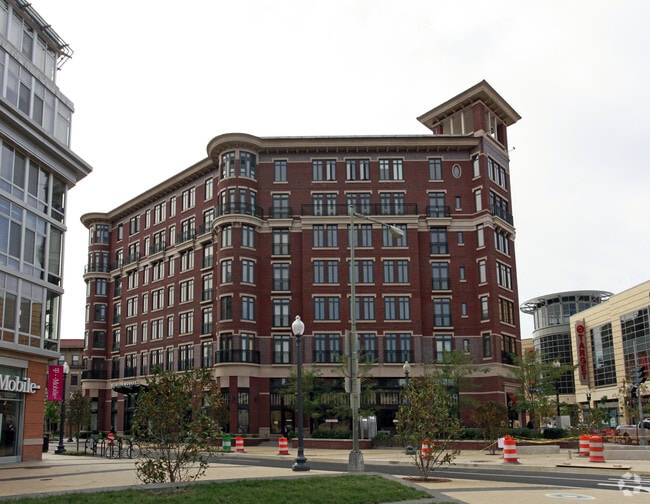 Building Photo - Kenyan Square Condominiums