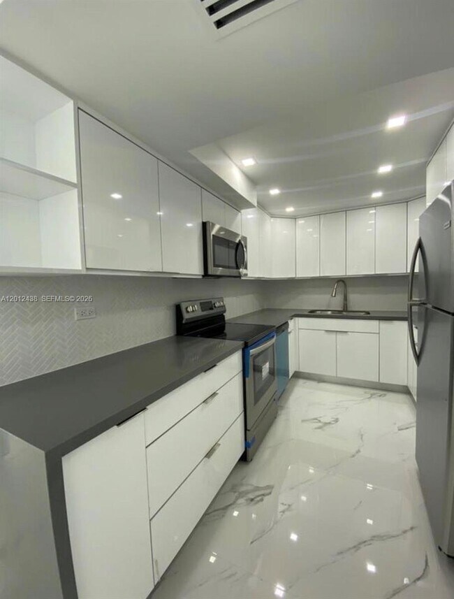 Foto del edificio - 6039 Collins Ave