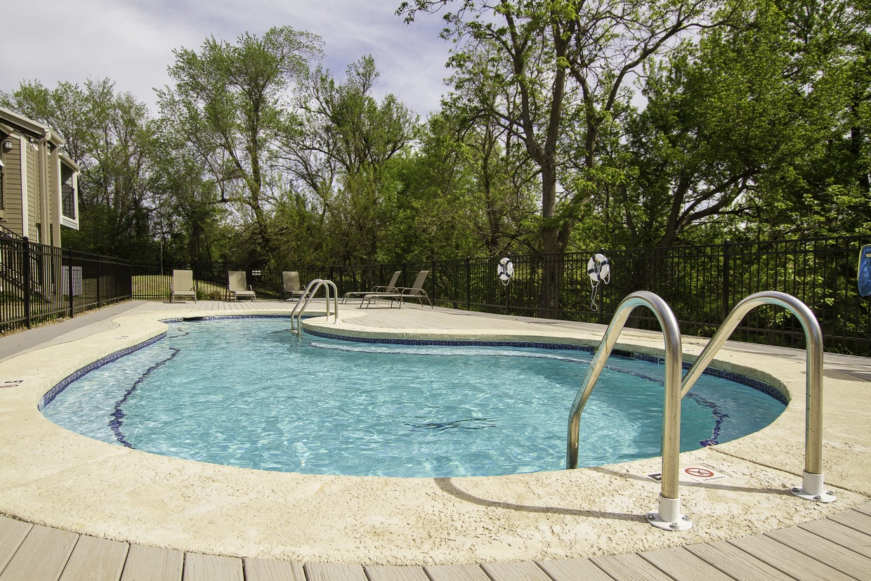 Landing on 9 3231 Conestoga Dr Norman, OK Apartments for Rent in