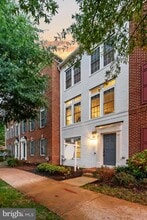 Building Photo - 904 W Glebe Rd