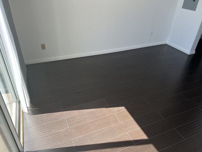 Designed to fit king size bed - 1281 Cabrillo Ave