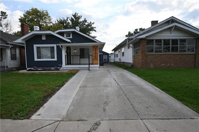 Foto del edificio - 3923 N Kenwood Ave