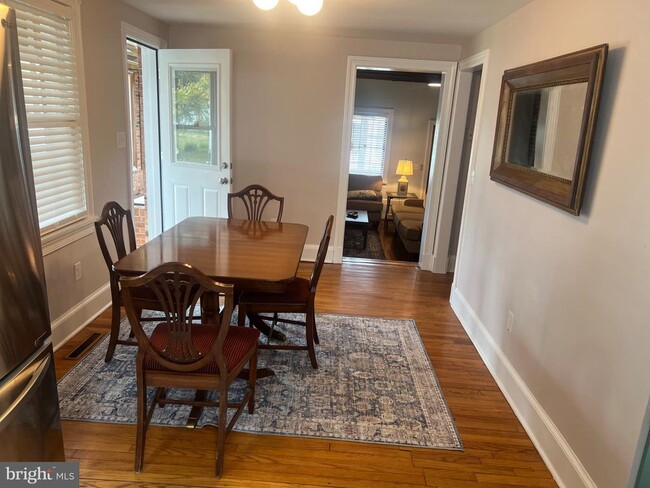 Foto del edificio - 6014 Riverview Dr