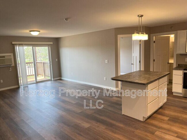 Foto del edificio - 601 17th Avenue Southwest
