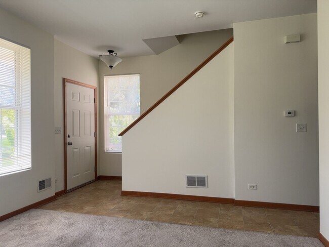 Foto del edificio - 2216 Evergreen Cir
