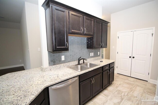 Foto del edificio - 8809 Bellawood Cir