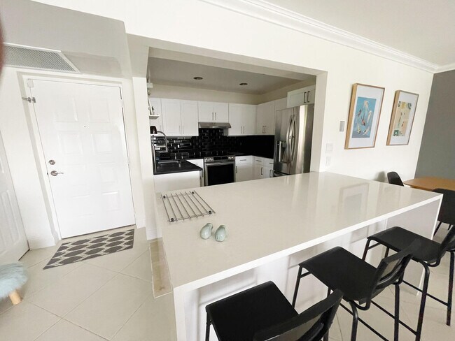 Foto del edificio - 8665 Boca Glades Blvd W