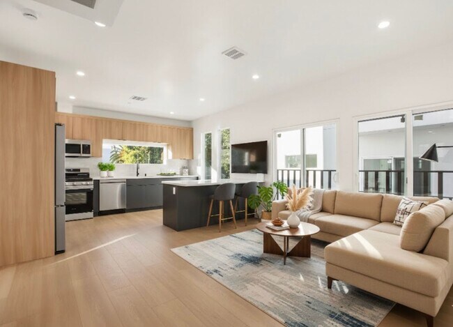 Foto del edificio - 828 N Detroit St