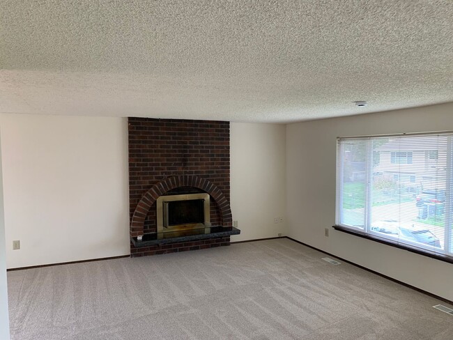 Foto del edificio - 3 Bedroom 2.5 Bath Lynnwood/Bothell Home N...