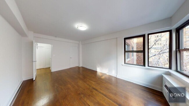 Building Photo - 20 Beekman Pl