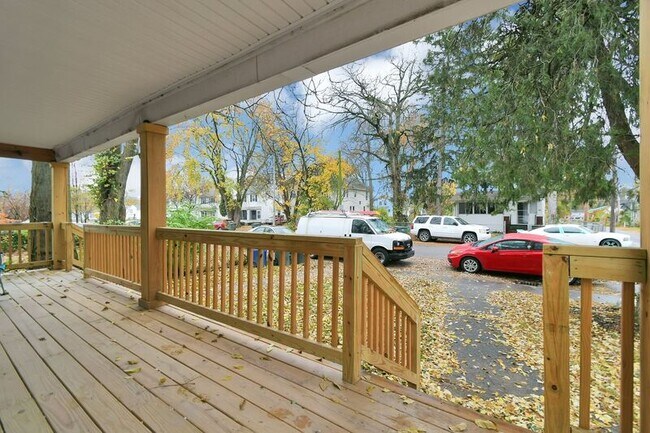 Building Photo - 702-704 Dawson Avenue