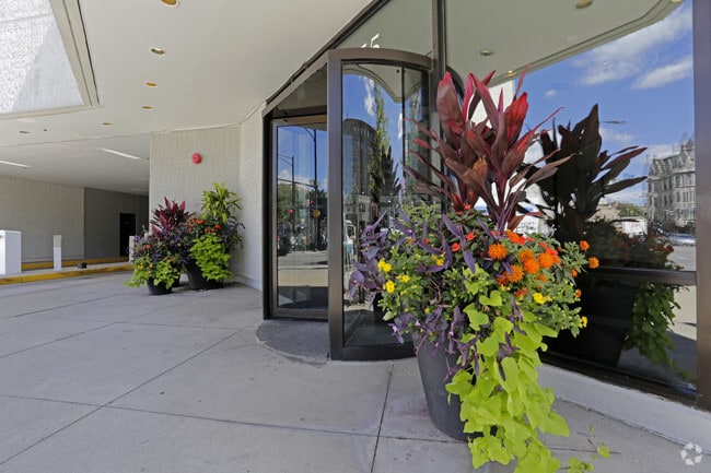 Foto del edificio - 2555 N Clark St