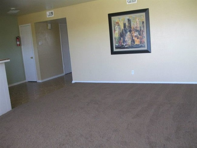 Building Photo - 8311 Winkler Dr