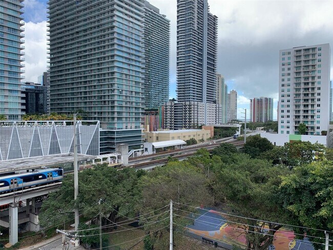 Foto del edificio - 115 SW 11th St