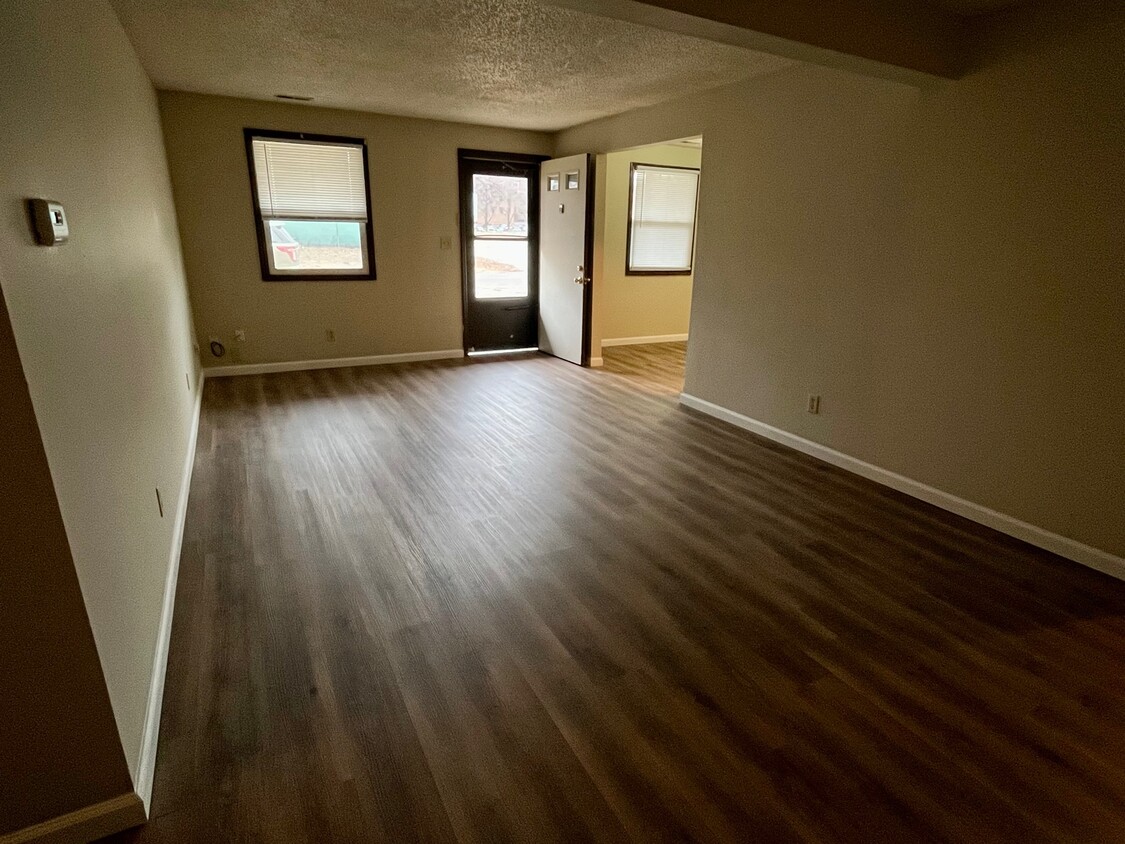 Primary Photo - 817 N Bond St