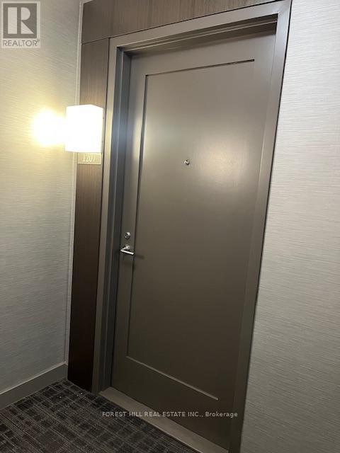 Photo du bâtiment - 310 Tweedsmuir Ave