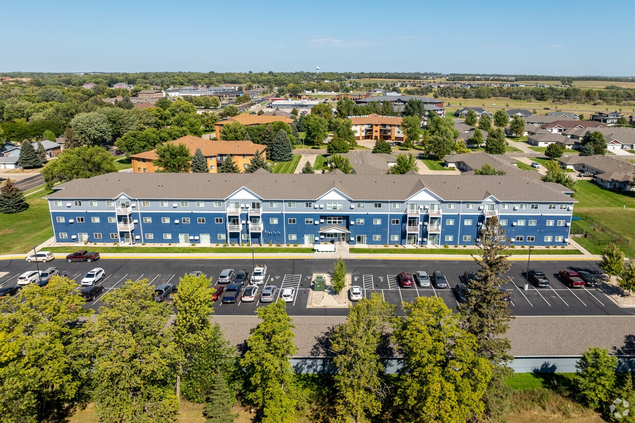 Primary Photo - The Oaks