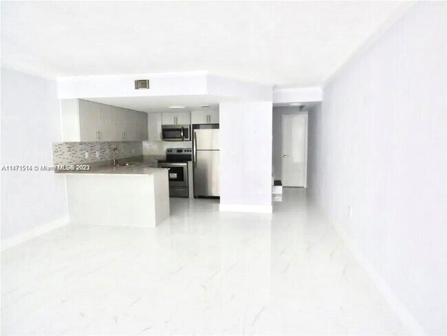 Foto del edificio - 531 NW 82nd Ave