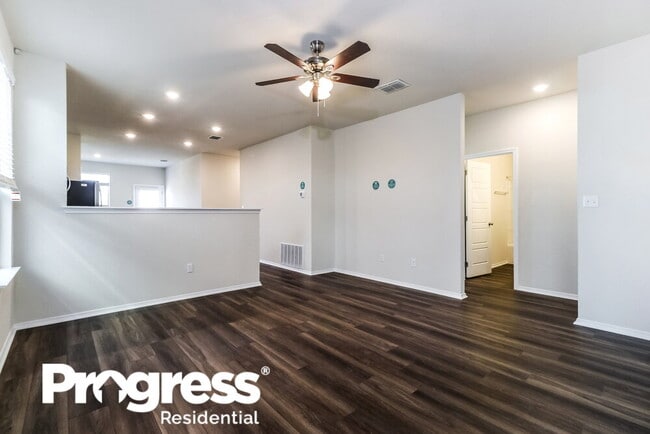 Building Photo - 213 Cobb Br Dr