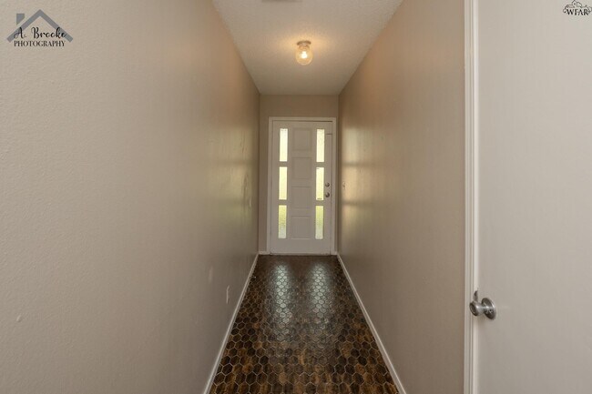 Foto del edificio - 1118 Crescent Ln