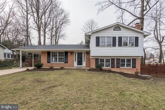 Building Photo - 1700 Pebble Beach Dr