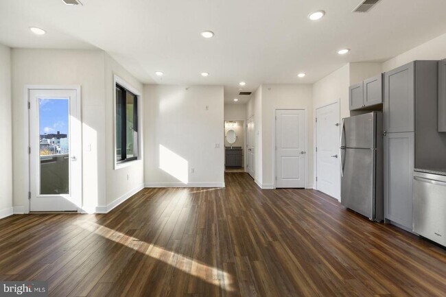 Foto del edificio - 2411 Kensington Ave