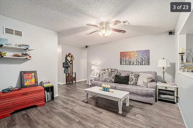 Foto del edificio - 1133 NE Lindsay Ave