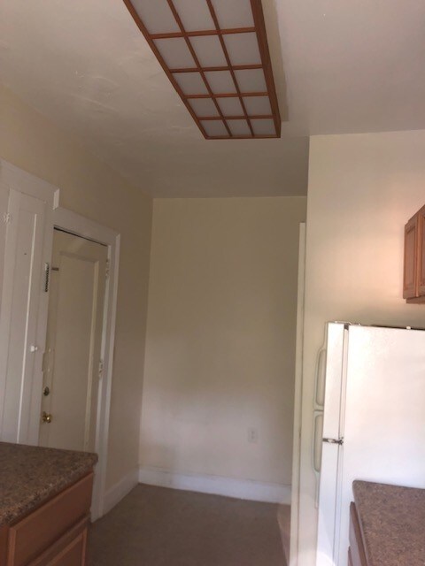 Building Photo - 831 Elm St