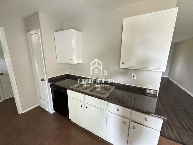 Building Photo - 5656 Ballenmoor Dr