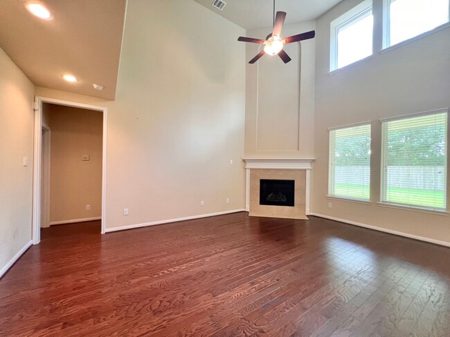 Building Photo - Gorgeous Two Story Home in Richmond, TX