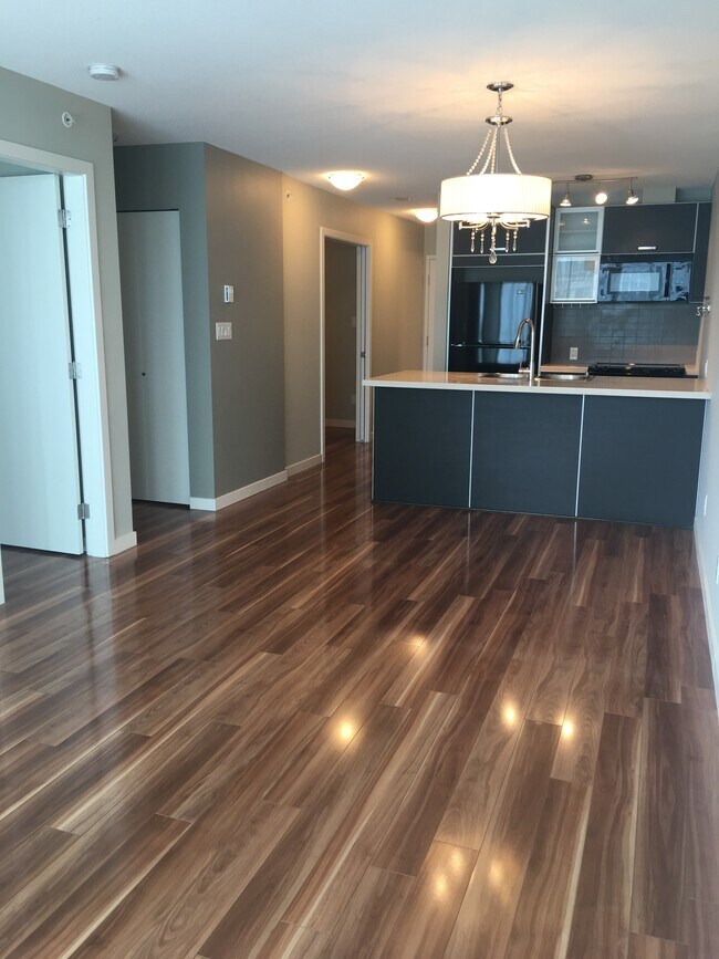 Building Photo - 1103-13688 100 Avenue