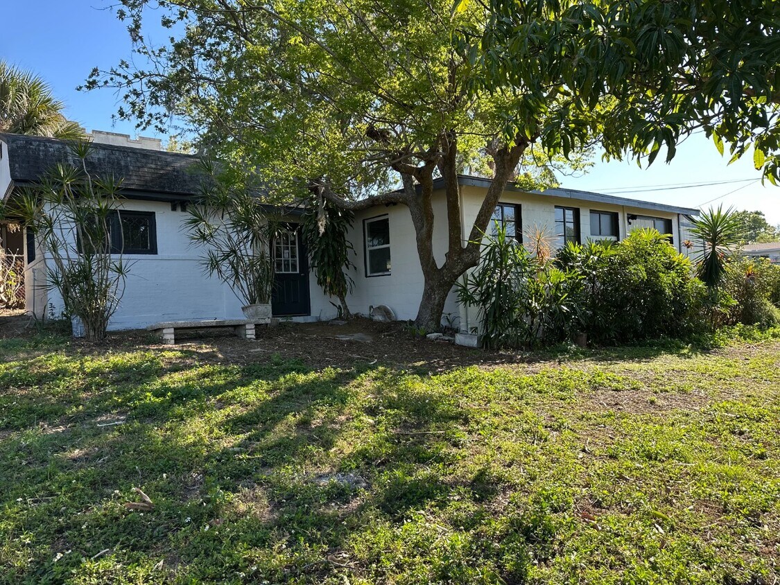 Foto principal - 932 S Lakeshore Blvd