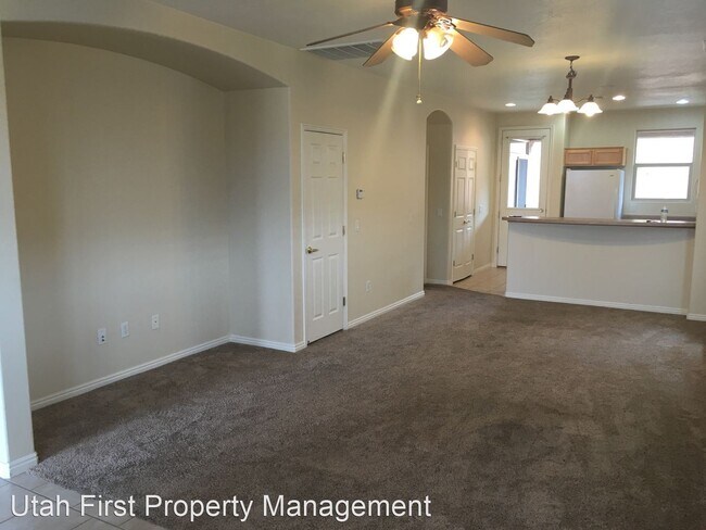 Foto del edificio - 2 br, 2 bath House - 3368 E Hidden Springs...